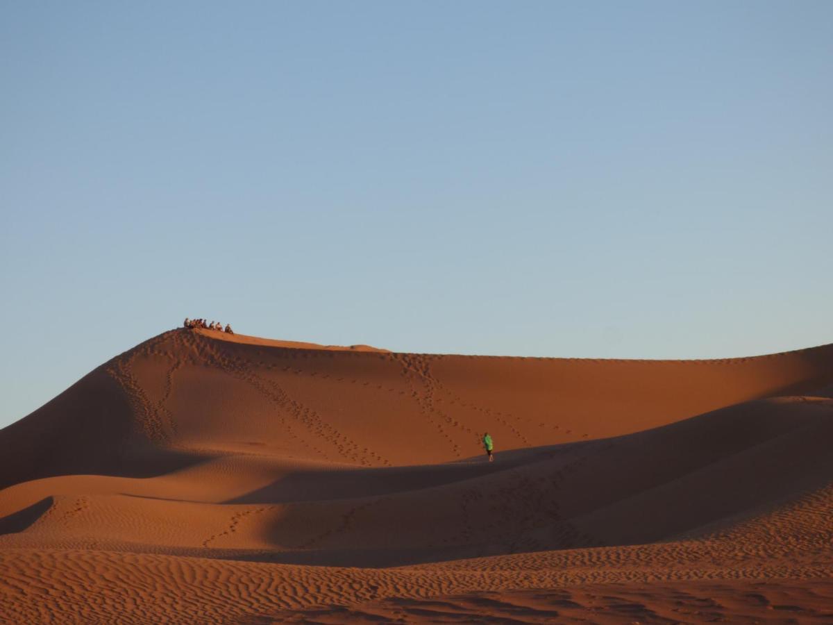 Bivouac Les Nomades & Foum Zguid To Chegaga Tours Hotel ภายนอก รูปภาพ